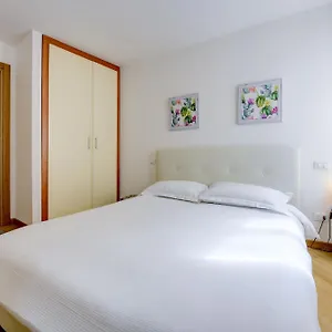  Apartment Anna